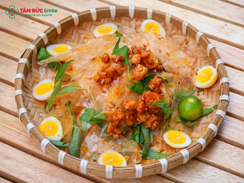 Bánh tráng trộn bao nhiêu calo? Ăn bánh tráng trộn có béo không缩略图