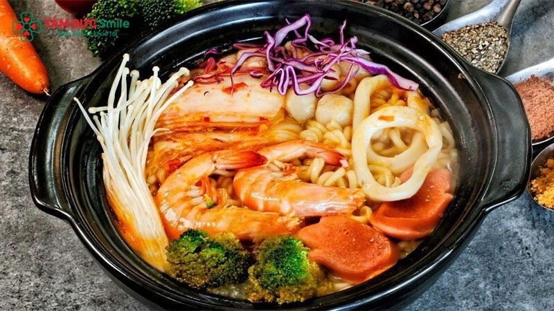 Mì cay bao nhiêu calo? Ăn mì cay có béo không?缩略图