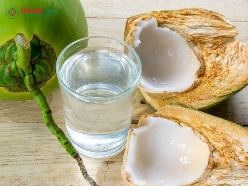 Nước dừa bao nhiêu calo? Giá trị dinh dưỡng, uống có béo không缩略图