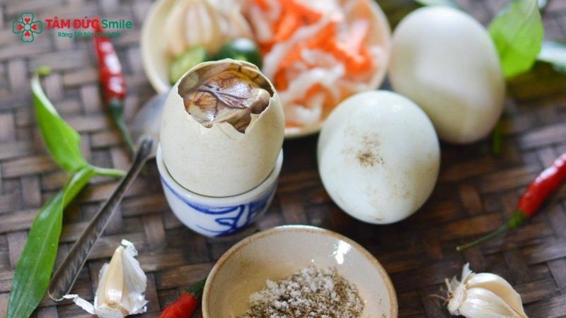 Trứng vịt lộn bao nhiêu calo? Giá trị dinh dưỡng, ăn có béo không缩略图